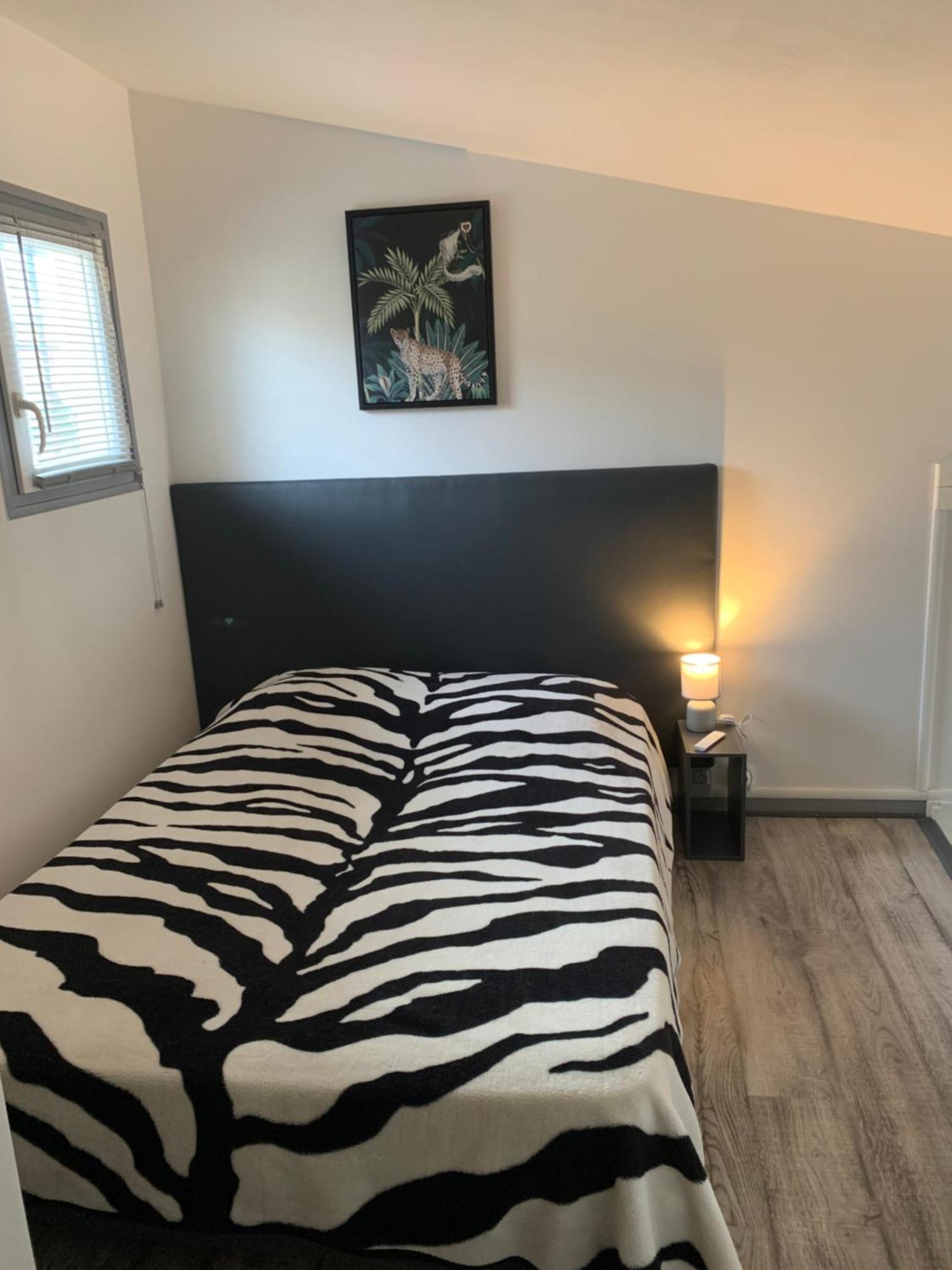 L D Ange 1 Idealement Situe 37m2 Entre Port Et Village *